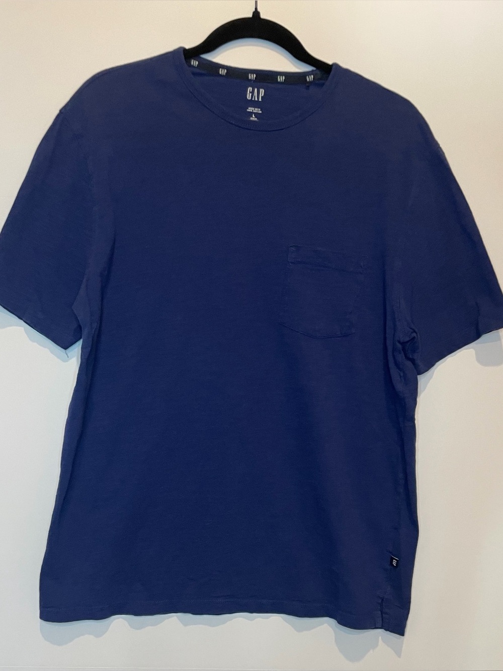 Gap Men's Large Blue Cotton Pocket T-Shirt